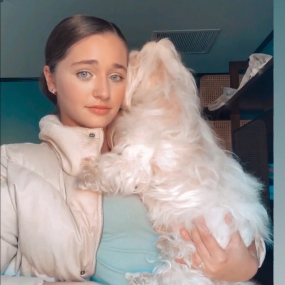 Meet your Posher, Gianna - Picture 3 of 6